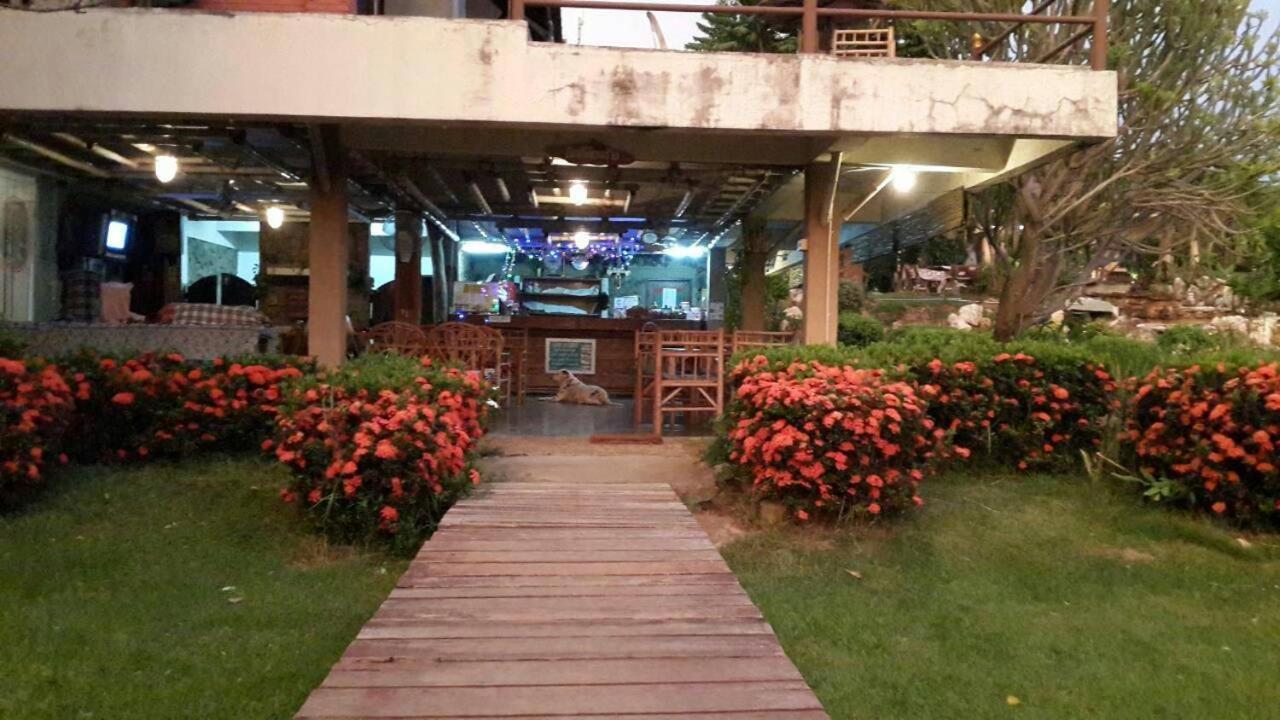 सहारा Bamboo House Kanchanaburi